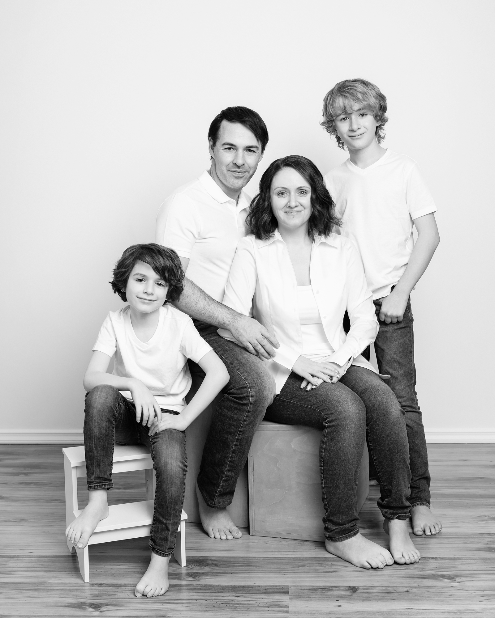 Black and white family photoshoot in Gibsons BC