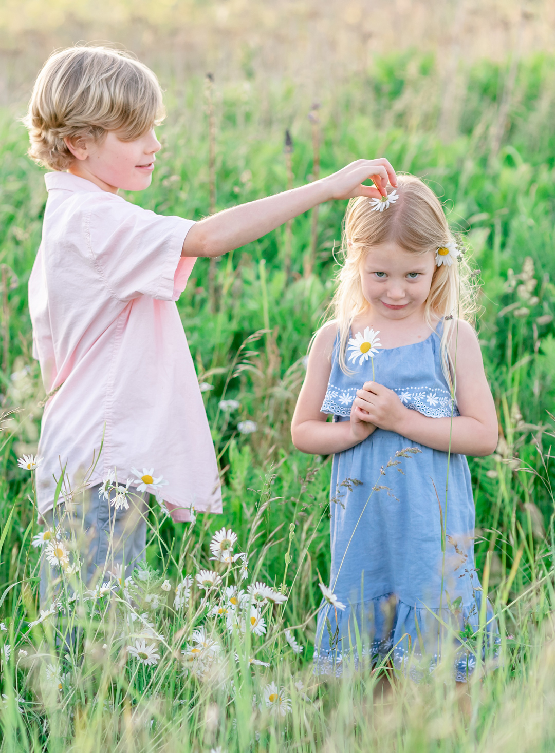 Vancouver family photos outdoors natural light flower field